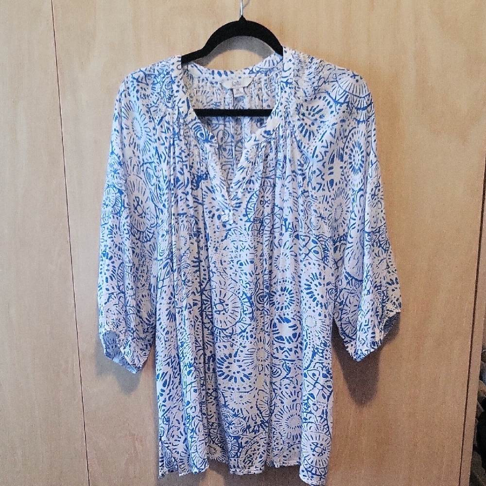 Croft & Barrow Blue and White 3/4 Sleeve Pleated Blouse
